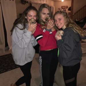 Meet your Posher, Alexis